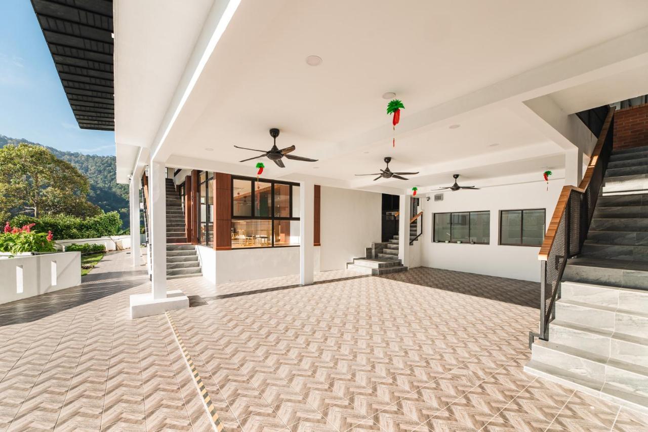 Ellin Forest Karaoke & Pool Resort Bukit Tinggi ベントン エクステリア 写真