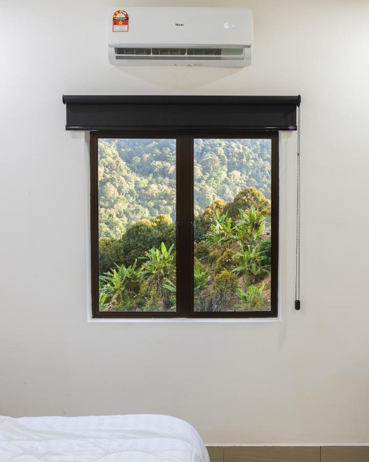 Ellin Forest Karaoke & Pool Resort Bukit Tinggi ベントン エクステリア 写真