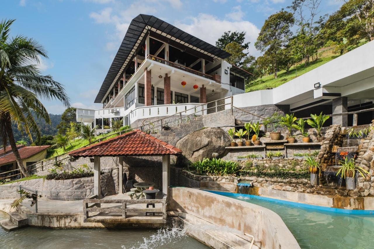 Ellin Forest Karaoke & Pool Resort Bukit Tinggi ベントン エクステリア 写真