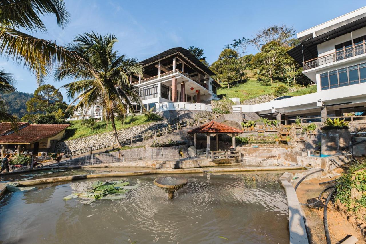Ellin Forest Karaoke & Pool Resort Bukit Tinggi ベントン エクステリア 写真