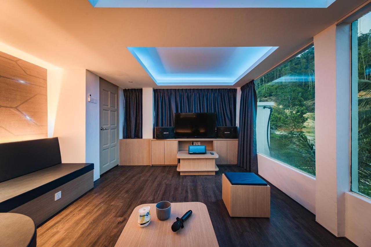 Ellin Forest Karaoke & Pool Resort Bukit Tinggi ベントン エクステリア 写真