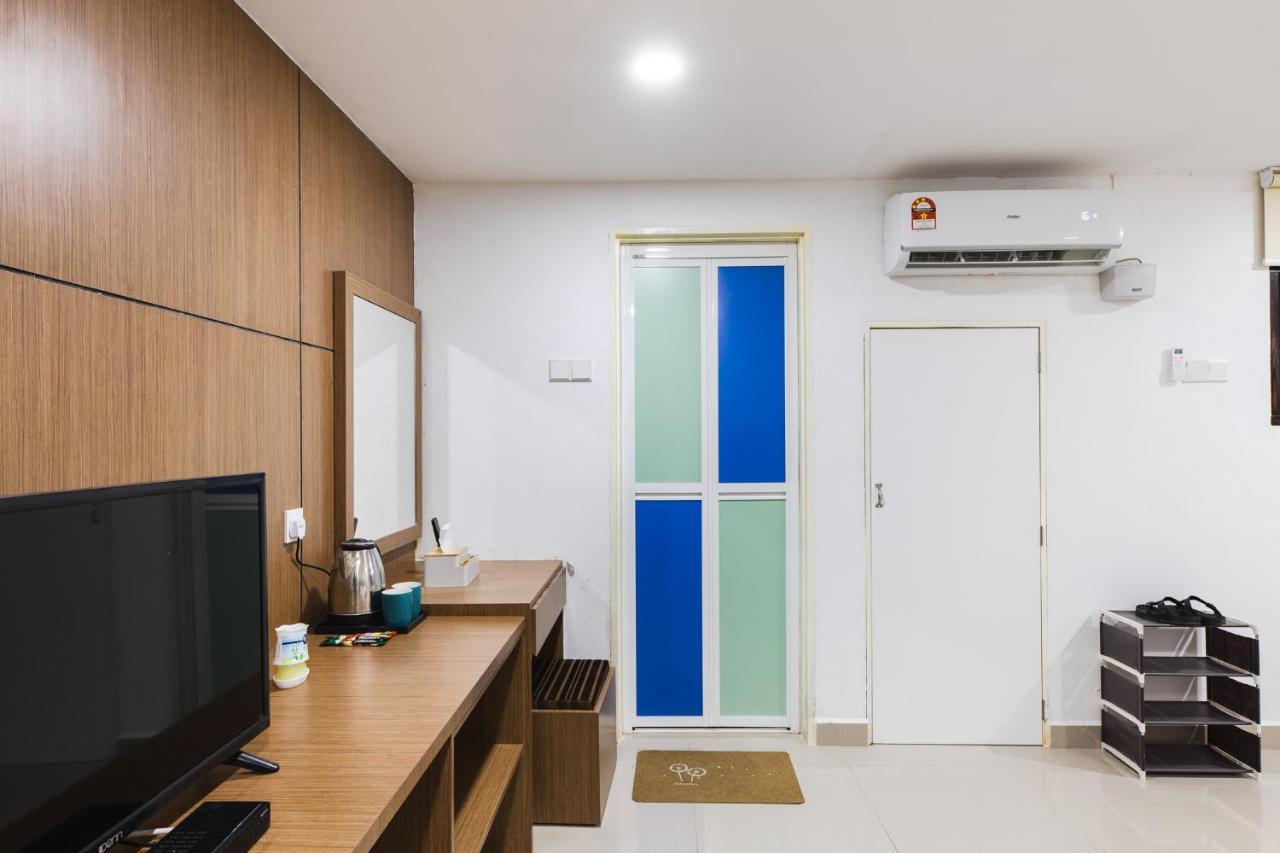 Ellin Forest Karaoke & Pool Resort Bukit Tinggi ベントン エクステリア 写真