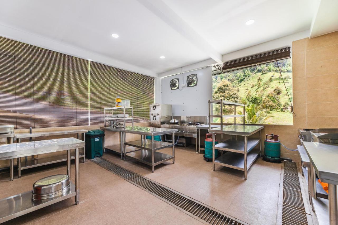 Ellin Forest Karaoke & Pool Resort Bukit Tinggi ベントン エクステリア 写真